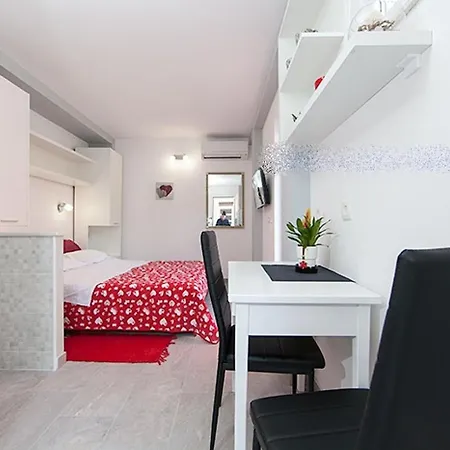 In With Sea View, Balcony, Air Conditioning, Wifi 3674-3 Apartmán *