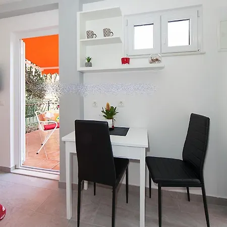 In With Sea View, Balcony, Air Conditioning, Wifi 3674-3 Apartmán *